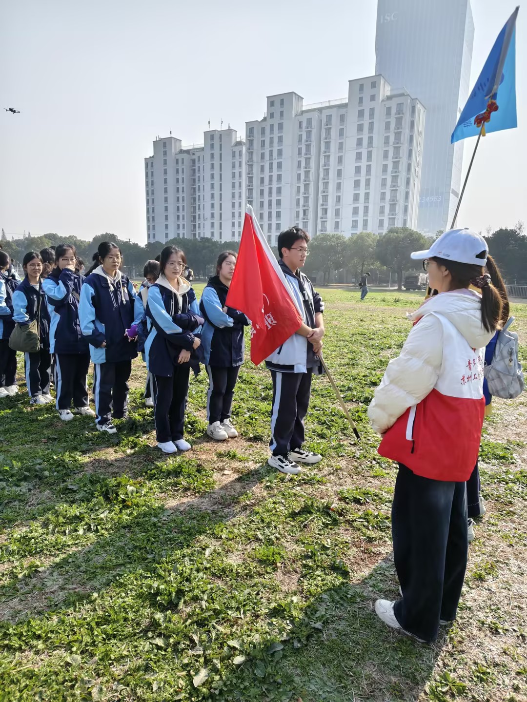 7F568